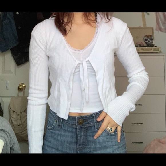 White, tie up cardigan. - Picture 2 of 3